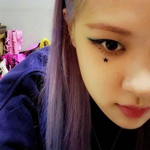 Meet your Posher, Laurie